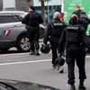Cảnh sát Pháp tại hiện trường ga tàu điện ngầm. (Nguồn: AFP)