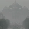 Sương mù bao phủ tại New Delhi, Ấn Độ. (Ảnh: AFP/TTXVN)