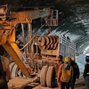 Công tác cứu hộ được triển khai tại hiện trường vụ sập đường hầm ở bang Uttarakhand, Ấn Độ ngày 13/11/2023. (Ảnh: AFP/TTXVN)
