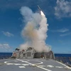 Tên lửa hành trình Tomahawk được phóng từ tàu khu trục USS Stethem. (Ảnh: AFP/TTXVN) 