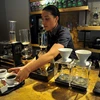 Càphê sữa đá của Việt Nam kết hợp giữa cà phê rang vừa hoặc đậm với đá và sữa đặc. Ảnh: Phạm Hậu - TTXVN