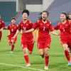 Các cầu thủ U20 Nữ Việt Nam ăn mừng bàn thắng san bằng tỷ số 1-1 trong trận đấu gặp U20 Nữ Ấn Độ. (Ảnh: Trung Kiên/TTXVN) 