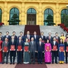 Chủ tịch nước Võ Văn Thưởng với các Đại sứ, Trưởng Cơ quan đại diện Việt Nam tại nước ngoài. (Ảnh: Thống Nhất/TTXVN)