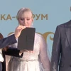 Roman và Daria Babayev tại lễ cưới đầu tiên tại Nga ứng dụng sinh trắc học. (Nguồn: rbc.ru)