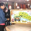 An Giang: Độc đáo làng nghề tranh vẽ kiếng có một không hai