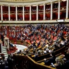 Quang cảnh phiên họp Quốc hội Pháp ở Paris ngày 19/12/2023. (Ảnh: AFP/TTXVN)