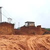 Hiện trường vụ đào lấy đất rừng sản xuất trái phép quy mô lớn ở thôn Bến Hà, xã Linh Trường, huyện Gio Linh, tỉnh Quảng Trị. (Ảnh: Nguyên Lý/TTXVN)