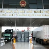 Hoạt động xuất nhập khẩu sôi động tại Cửa khẩu Quốc tế Đường bộ số 2 Kim Thành, tỉnh Lào Cai. (Ảnh: Quốc Khánh/TTXVN)