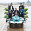 Thủ tướng xuống đồng động viên nông dân Hải Dương sản xuất vụ Đông Xuân