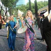 Hoa hậu các quốc gia và vùng lãnh thổ diễu hành trên các tuyến đường trung tâm Thành phố Hồ Chí Minh tại Tuần lễ Du lịch Thành phố Hồ Chí Minh lần thứ 3 năm 2023. (Ảnh: Mỹ Phương/TTXVN)