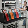 Những chiếc túi xách của hãng Hermes. (Ảnh: AFP/TTXVN)