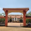Trường THPT Nguyễn Văn Cừ, nơi xảy ra vụ việc.