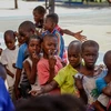 Trẻ em tại trại tị nạn ở Port-au-Prince, Haiti. (Ảnh: AFP/TTXVN)