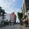Tòa nhà bị đổ nghiêng sau trận động đất tại Hoa Liên, Đài Loan, Trung Quốc, ngày 4/4. (Ảnh: THX/TTXVN)