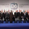 Các đại biểu chụp ảnh chung tại một hội nghị thượng đỉnh của Nhóm 8 nước Hồi giáo đang phát triển (D8) ở Istanbul, Thổ Nhĩ Kỳ. (Ảnh: AFP/TTXVN)