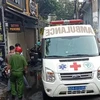 Xe cứu thương tại hiện trường vụ cháy.