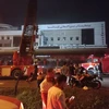 Lực lượng cứu hỏa tại hiện trường vụ cháy bệnh viện. (Nguồn: Iran Front Page)