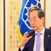 Thủ tướng Hàn Quốc Han Duck-soo trả lời phỏng vấn của TTXVN. (Ảnh: Trường Giang/TTXVN)