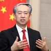 Đại sứ Trung Quốc tại Việt Nam Hùng Ba trả lời phỏng vấn các cơ quan thông tấn, báo chí. (Ảnh: Phạm Kiên/TTXVN)