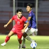 Một pha tranh bóng giữa cầu thủ U19 Việt Nam và U19 Myanmar. (Nguồn: VFF)