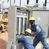 Công nhân thi công tại trạm biến áp 110kV phục vụ sân bay Long Thành. (Ảnh: Công Phong/TTXVN)