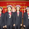 Cả 4 học sinh Việt Nam tham gia đều đoạt huy chương tại kỳ thi Olympic Hóa học Quốc tế năm 2013 tổ chức ở Liên bang Nga. (Ảnh: Minh Quyết/TTXVN)