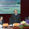 Phó Thủ tướng Chính phủ Nguyễn Xuân Phúc, Trưởng Ban chỉ đạo Tây Bắc phát biểu tại buổi làm việc. (Ảnh: Lâm Khánh/TTXVN)