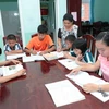 Giò học tại nhà của trẻ em ở Làng trẻ em SOS Quy Nhơn, tỉnh Bình Định. (Ảnh: Anh Tuấn/TTXVN)