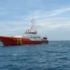 Tàu SAR 412 đưa thuyền viên gặp nạn cập Cảng Đà Nẵng an toàn