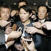 Bộ trưởng Công nghiệp Nhật Bản Yuko Obuchi đệ đơn từ chức
