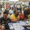 Các điểm bỏ phiếu ở Nigeria mở cửa để cử tri bầu tổng thống