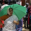 Thời tiết nắng nóng tại Hyderabad ngày 26/5. (Ảnh: AFP/TTXVN)