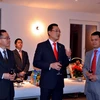 Đại sứ Nguyễn Trung Thành (giữa), Trưởng Phái đoàn Việt Nam bên cạnh LHQ, WTO và các tổ chức quốc tế khác tại Geneva. (Ảnh: Tố Uyên/TTXVN)