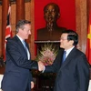 Chủ tịch nước Trương Trương Tấn Sang tiếp Thủ tướng Liên hiệp Vương quốc Anh và Bắc Ireland David Cameron. (Ảnh: Nguyễn Khang/TTXVN)