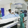 Áo tài trợ máy xạ trị gia tốc thế hệ mới cho Bệnh viện TW Huế