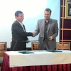 Lễ ký kết Bản ghi nhớ về hợp tác giữa thành phố Cần Thơ của Việt Nam và tỉnh Mazandaran của Iran. (Ảnh: CTV/Vietnam+)
