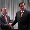 Thứ trưởng Ngoại giao Việt Nam Vũ Hồng Nam (trái) trong buổi chào xã giao Phó Thủ tướng, Bộ trưởng Ngoại giao Thái Lan Tanasak Patimapragon. (Ảnh: Hà Linh/Vietnam+