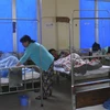 Các bệnh nhân đang được điều trị tại Bệnh viện Đa khoa Lâm Đồng. (Ảnh: Đặng Tuấn/TTXVN)