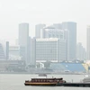 Khói bụi mù mịt tại Singapore do các đám cháy rừng từ Indonesia gây ra ngày 8/9. (Ảnh: AFP/TTXVN)