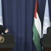 Tổng Thư ký LHQ Ban Ki-moon (trái) và Tổng thống Palestine Mahmoud Abbas (phải). (Ảnh: THX/TTXVN)