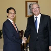 Thủ tướng Nguyễn Tấn Dũng tiếp ông Neven Mimica, Ủy viên phụ trách hợp tác quốc tế và phát triển Ủy ban châu Âu (EC). (Ảnh: Đức Tám/TTXVN)
