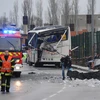 Cảnh sát Pháp điều tra tại hiện trường vụ tai nạn ở Rochefort. (Ảnh: AFP/TTXVN)