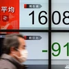 Chỉ số Nikkei lao dốc tại thị trường chứng khoán Tokyo, Nhật Bản ngày 9/2 vừa qua. (Ảnh: AFP/TTXVN)