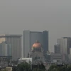 Khói mù bao phủ bầu trời Mexico City, Mexico ngày 3/5 vừa qua. (Ảnh: THX/TTXVN)