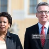 Bộ trưởng Nội vụ Đức Thomas de Maiziere cùng người đồng cấp nước chủ nhà Loretta Lynch. (Nguồn: gettyimages.com)
