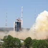 Tên lửa Trường Chinh 4B mang theo các vệ tinh rời bệ phóng từ Trung tâm phóng vệ tinh Thái Nguyên ngày 30/5 vừa qua. (Ảnh: THX/TTXVN)