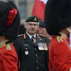 Trung tướng Paul Wynnyk tại buổi thanh tra đội nghi lễ quân đội. (Nguồn: The Canadian Press)