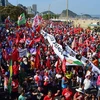 Cuộc biểu tình đã khiến giao thông dọc bờ biển Copacabana trở nên hỗn loạn. (Ảnh: AFP/TTXVN)