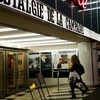 Khán giả tới xem "Thương nhớ đồng quê" tại rạp Capitole, Lausanne, Thụy Sĩ đêm 14/10. (Ảnh: Thái Nguyễn/Vietnam+)