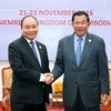 Thủ tướng Chính phủ Nguyễn Xuân Phúc hội đàm Thủ tướng Vương quốc Campuchia Samdech Hun Sen. (Ảnh: Thống Nhất/TTXVN)